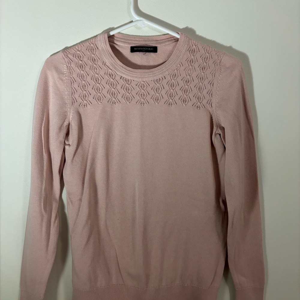 Banana Republic Light Pink Crew Neck Sweater